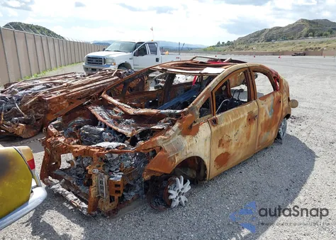 2014 Toyota Prius z USA, uszkodzony, nr VIN JTDKN3DUXE1773102